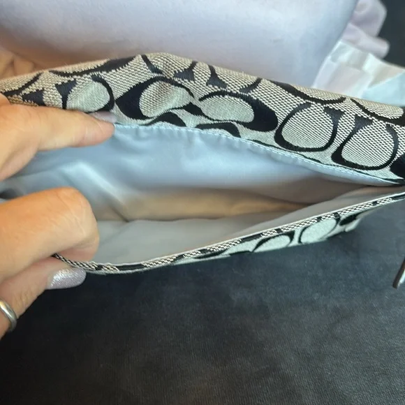 Coach Park Large Signature C Jacquard fabric print wristlet clutch like new! - Picture 6 of 12